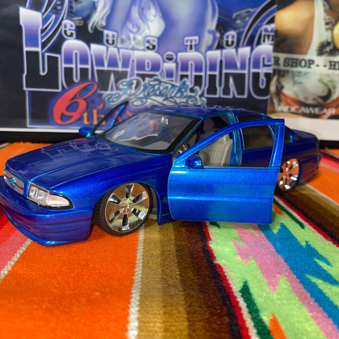 DUBシェビーインパラ ミニカー　１／２４　色青