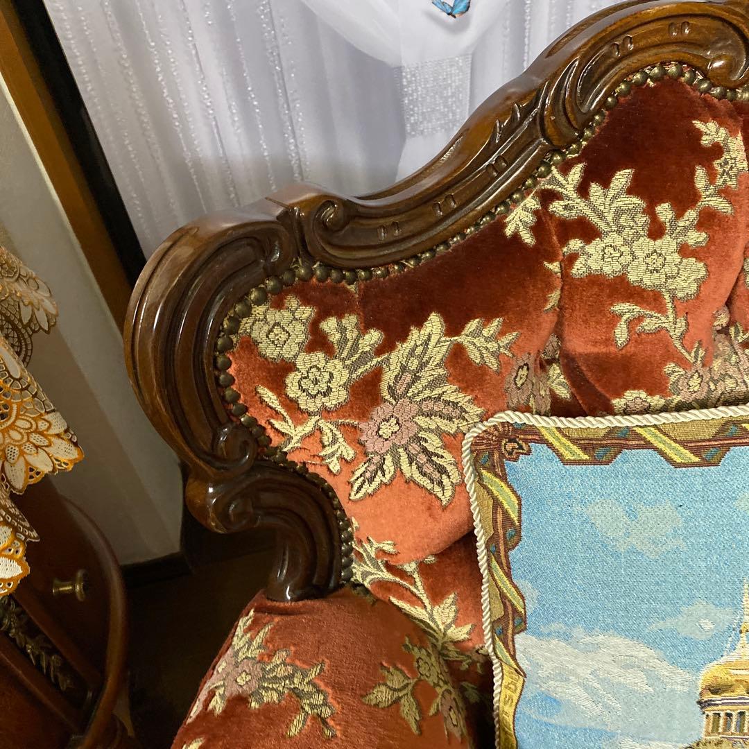 金華山　イタリア　クラシック赤色ベルベットアームソファ