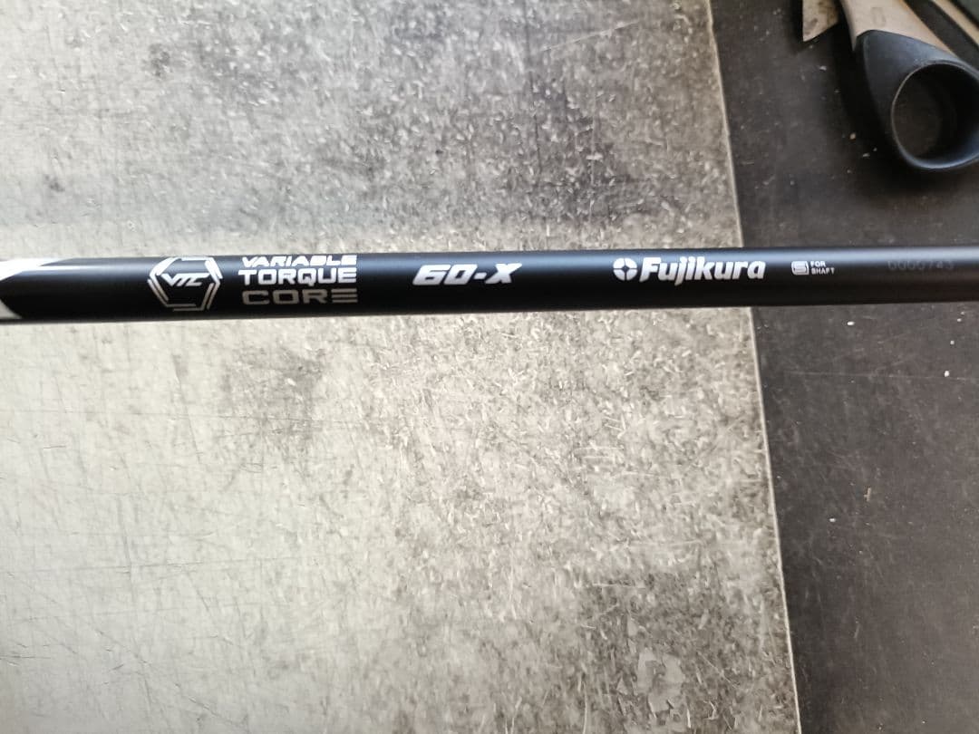 Qii10 カーボンドライバー　テーラーメイド