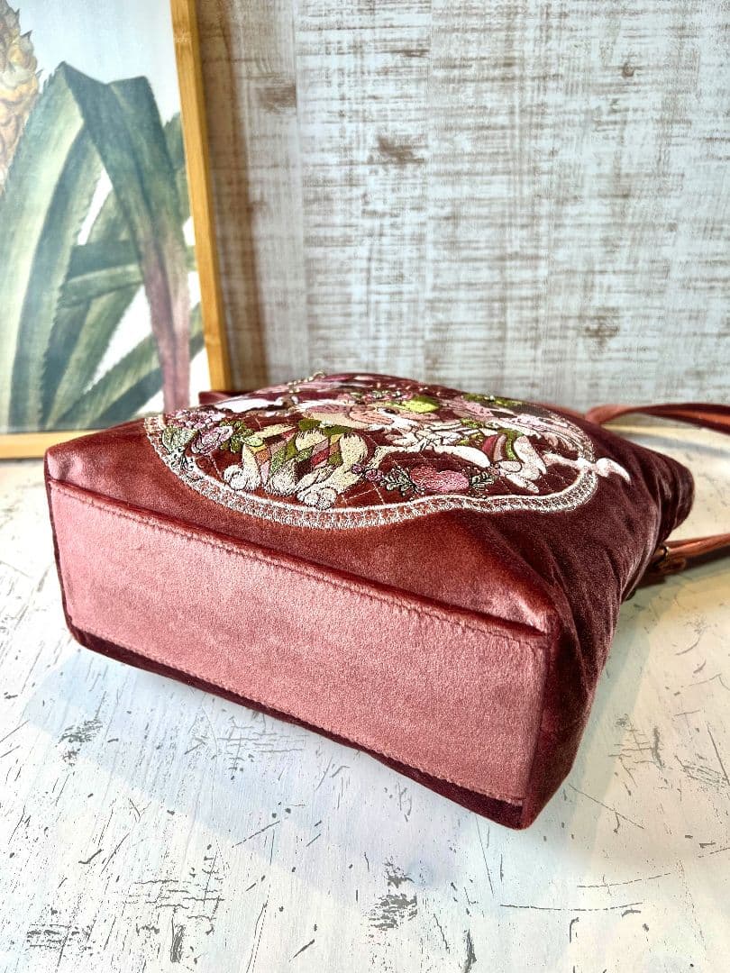 ロラライハリス♡テラコッタローズベロア♡刺繍のふんわり軽量ショルダーバッグ