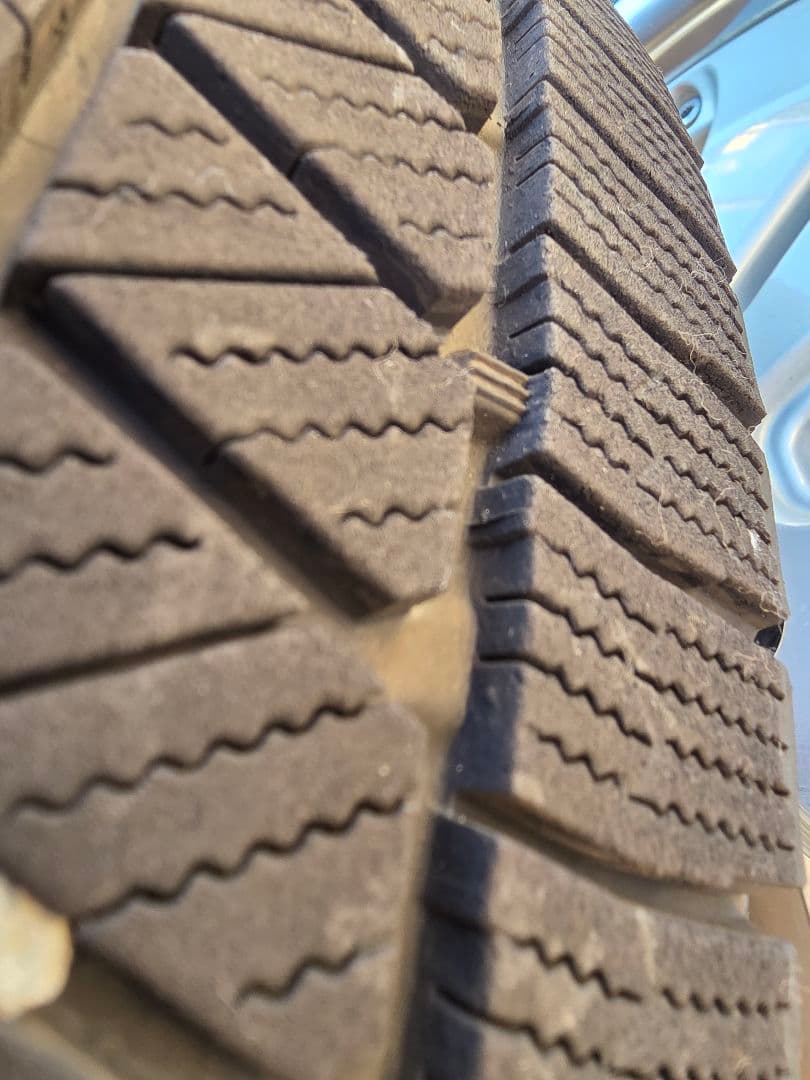 235/50R18 スタッドレス