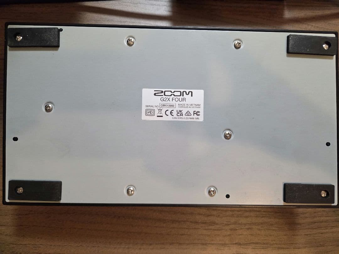ZOOM G2X FOUR ギターエフェクター ※ACアダプター、外箱無し