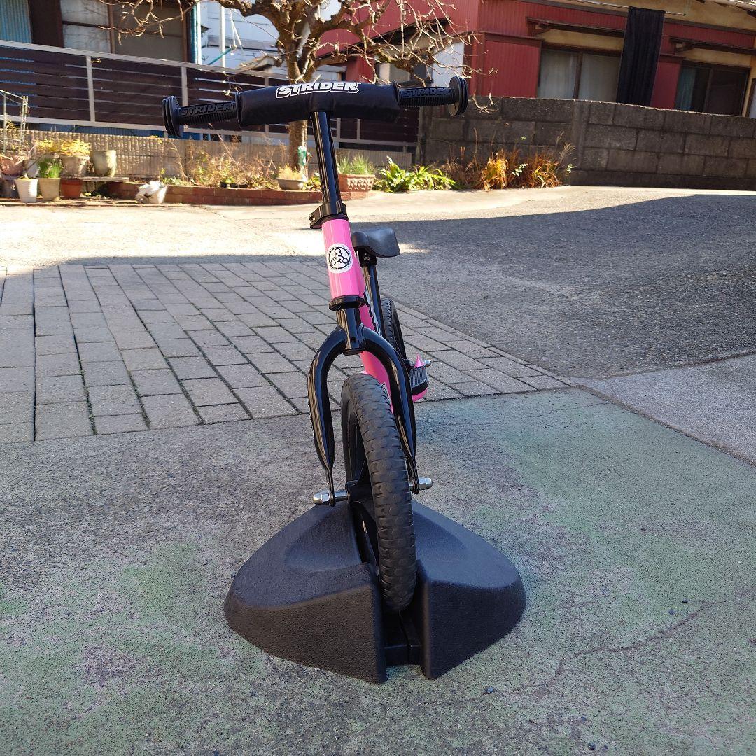 STRIDER スポーツ 12インチ ピンク　スタンド付き