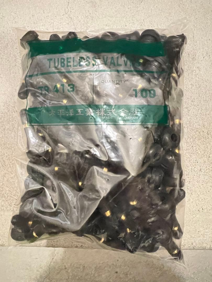 ※kazuTR413 チューブレスバルブ 100個入り