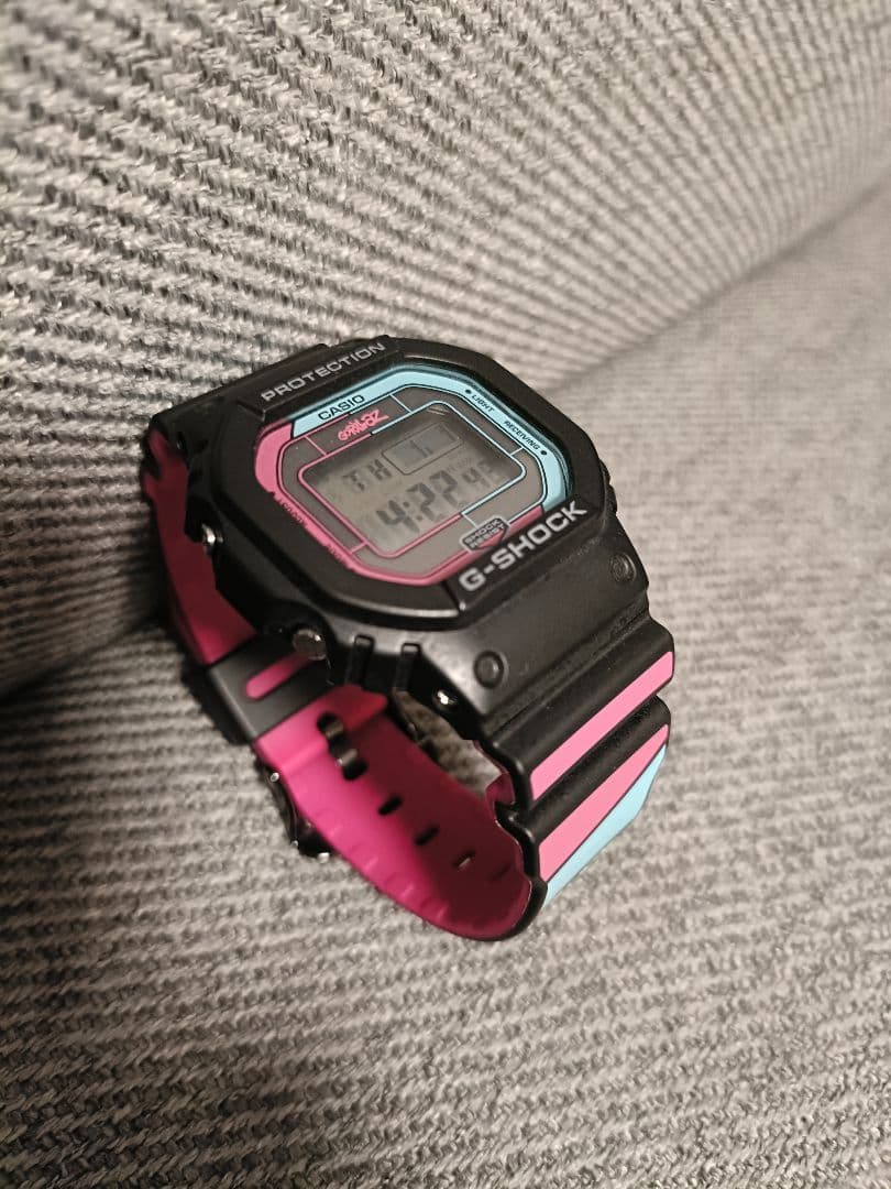 G-SHOCK デジタル腕時計 GORILLAZコラボ　ブラック/ピンク/ブルー