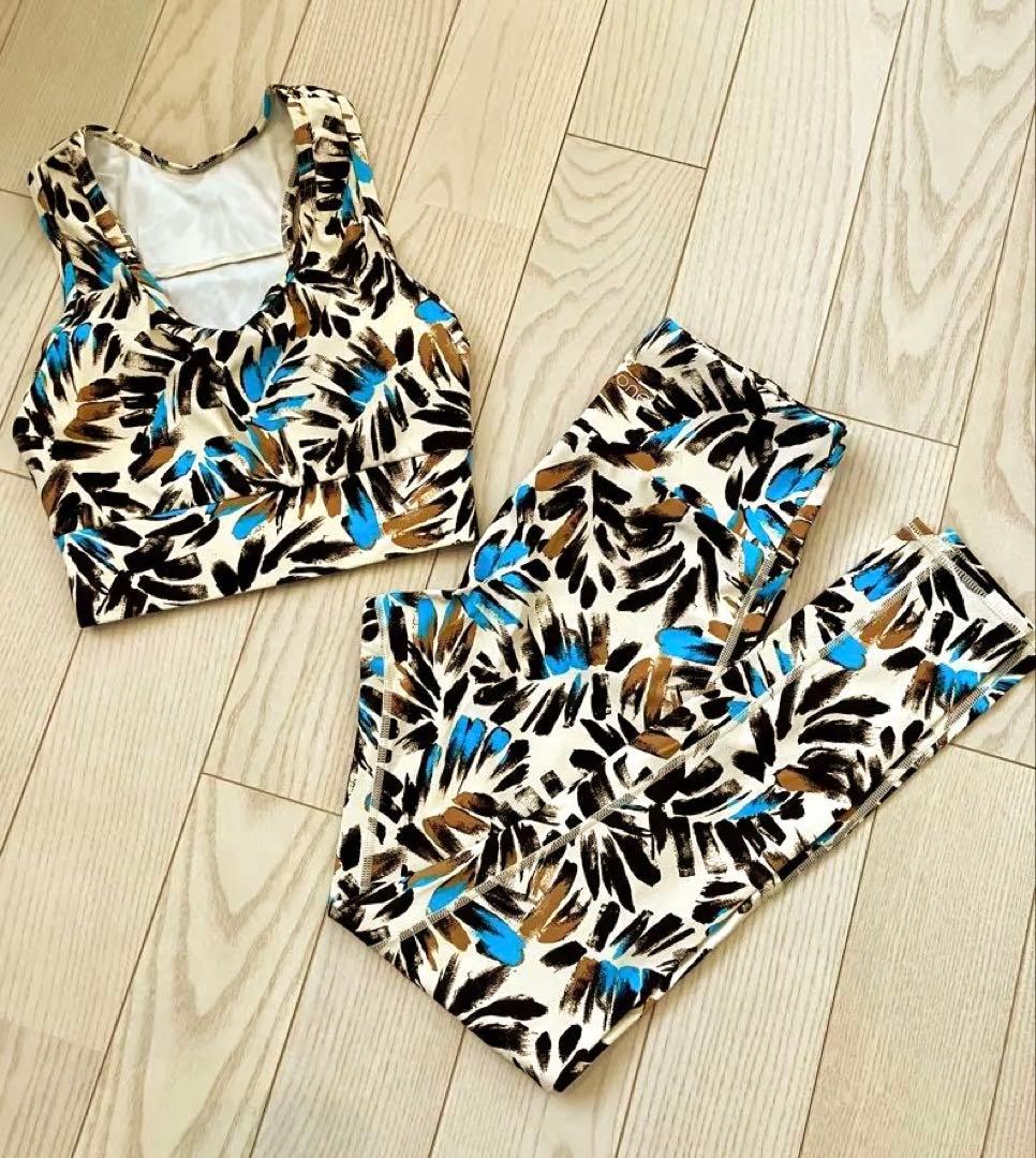 【美品】jumpone ジャンプワン ボタニカル ブラトップ・レギンスセット