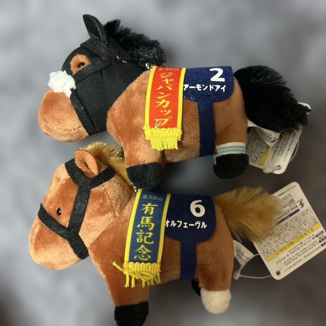 サラブレッドコレクション　オルフェーブル・アーモンドアイ　2点セット