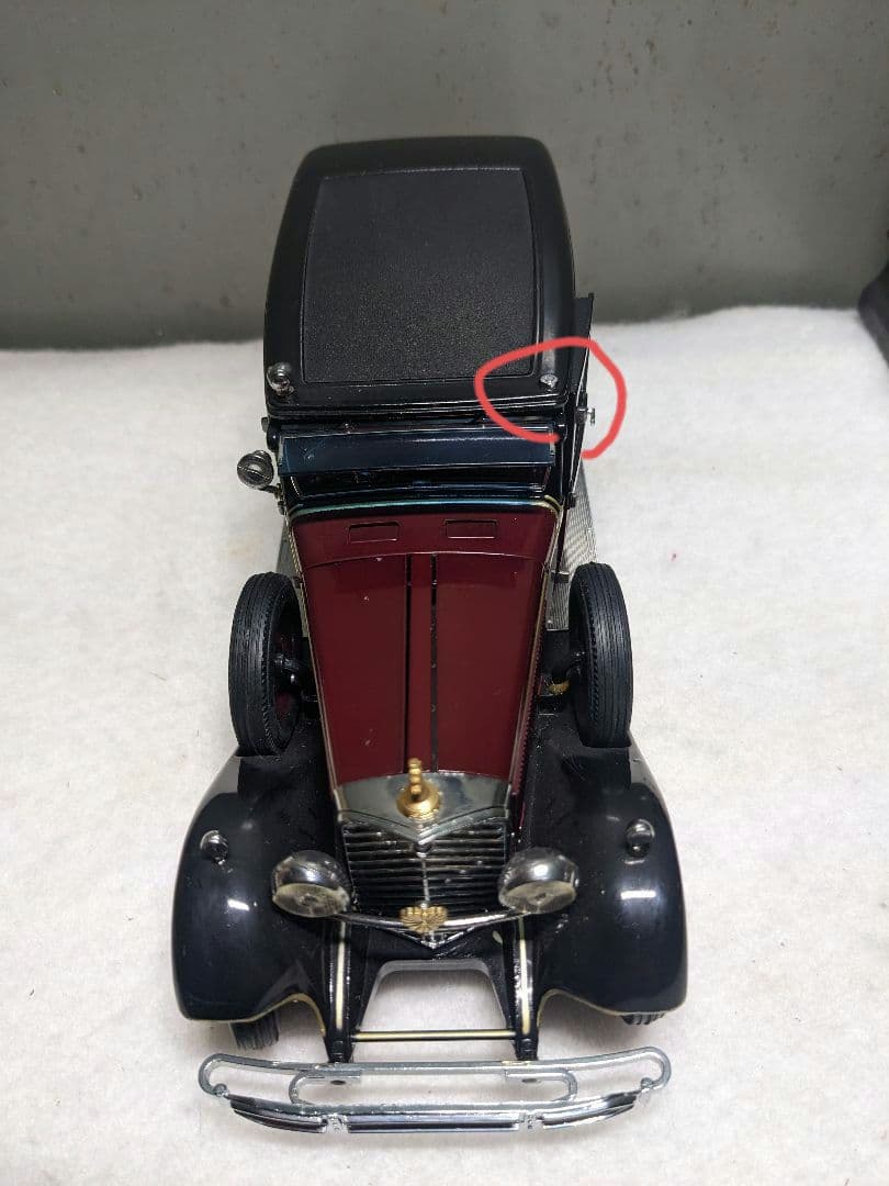 天皇陛下の旧御料車 1935型メルセデス・ベンツ770 菊紋付き ガラスケース付