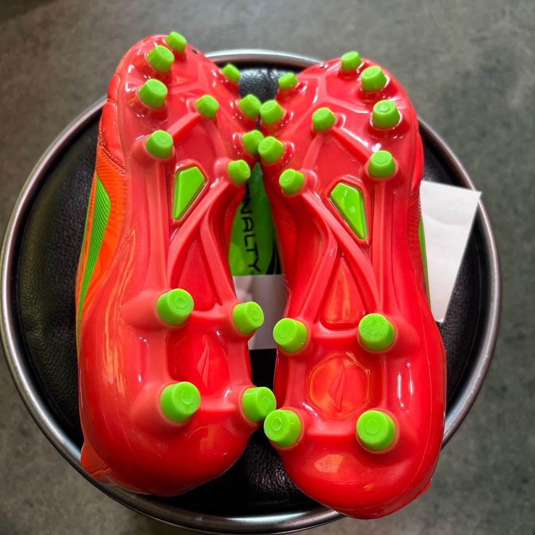 ペナルティサッカースパイク新品