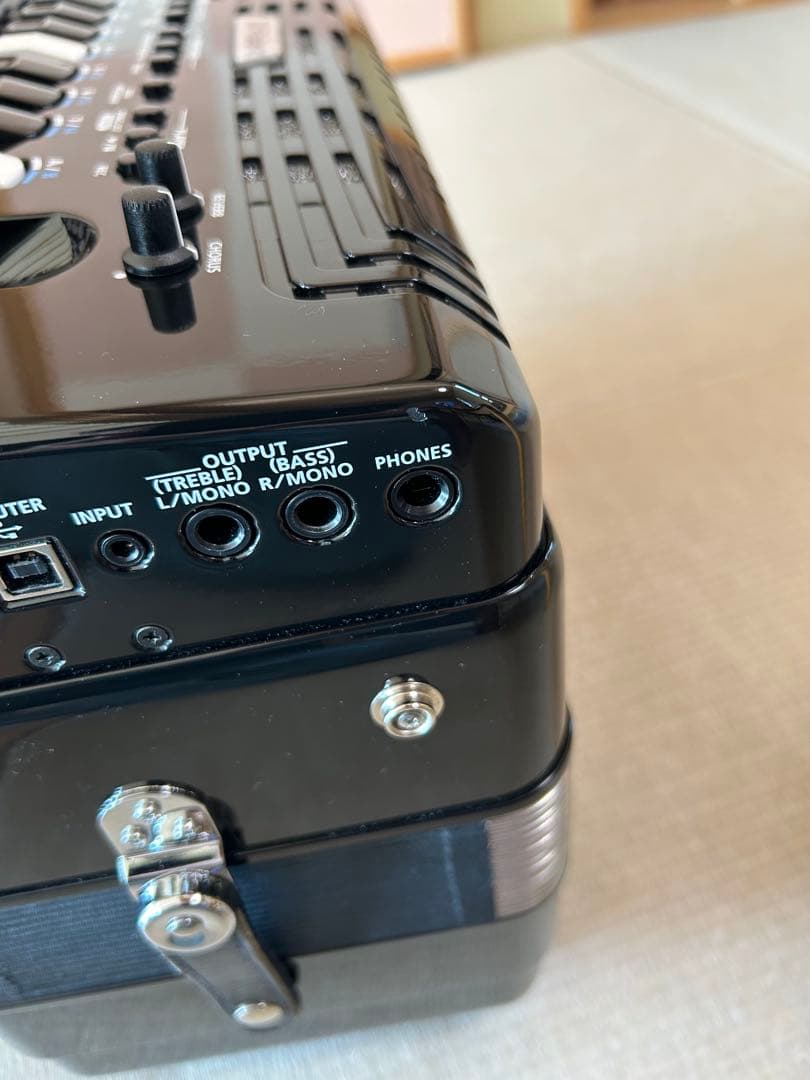 ローランド Vアコーディオン FR-4xb 週末特価