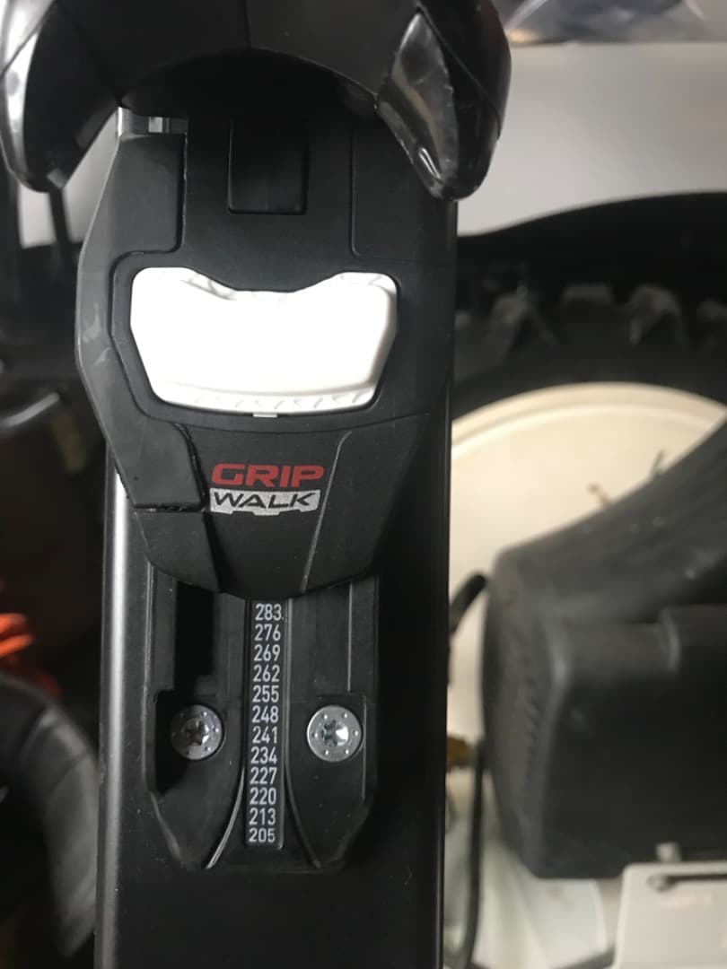 ジュニアロシニョールスキー板130、新品ストックプレゼント、