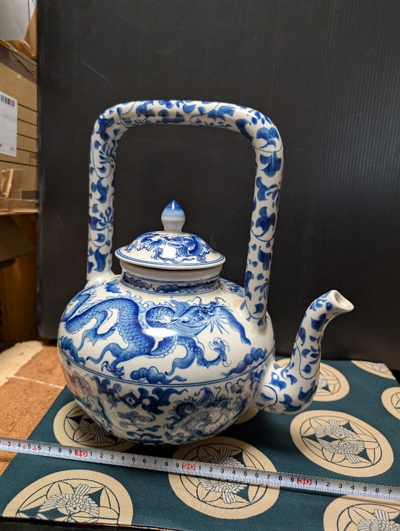 中国染付け青白磁ドラゴン水注アンティック