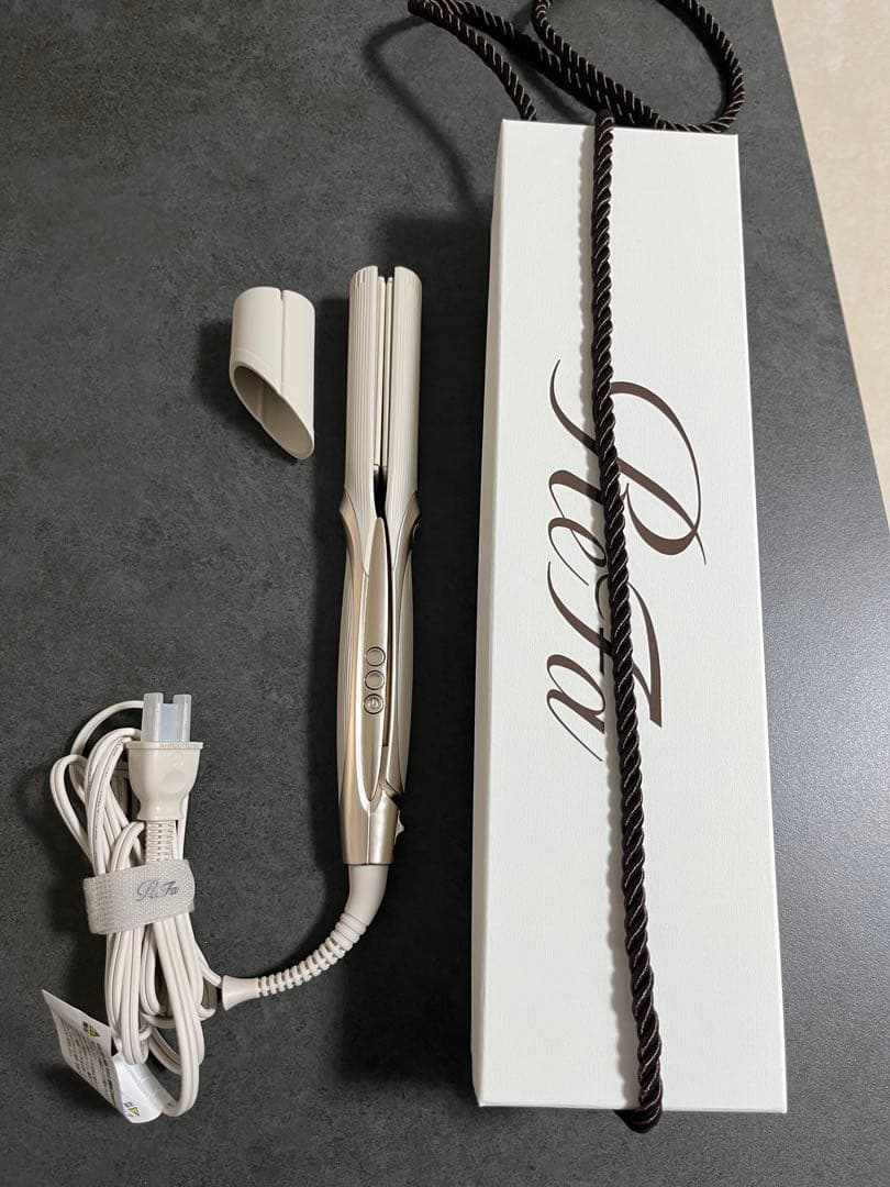 kmyum　リファストレートアイロン