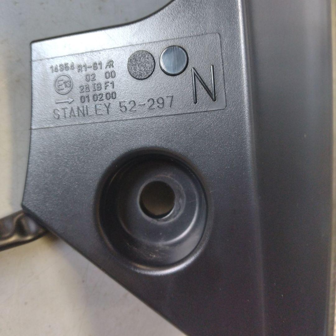 アクア　NHP10 テールランプ