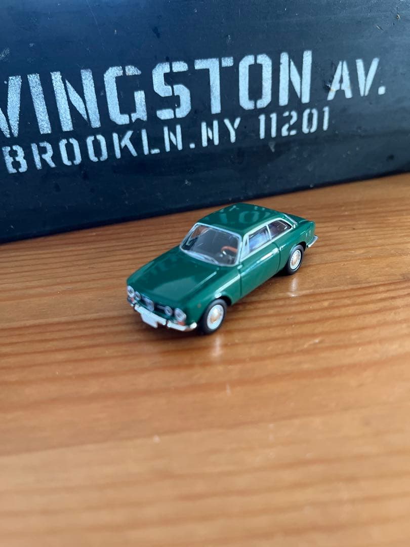 トミカ リミテッド ヴィンテージ アルファロメオ 1750 GT