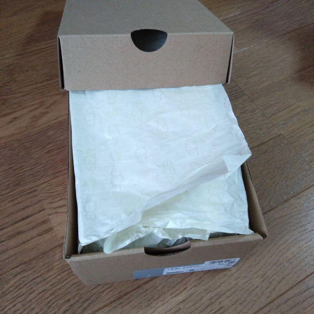 UGG グレー モカシン シープスキン　23cm