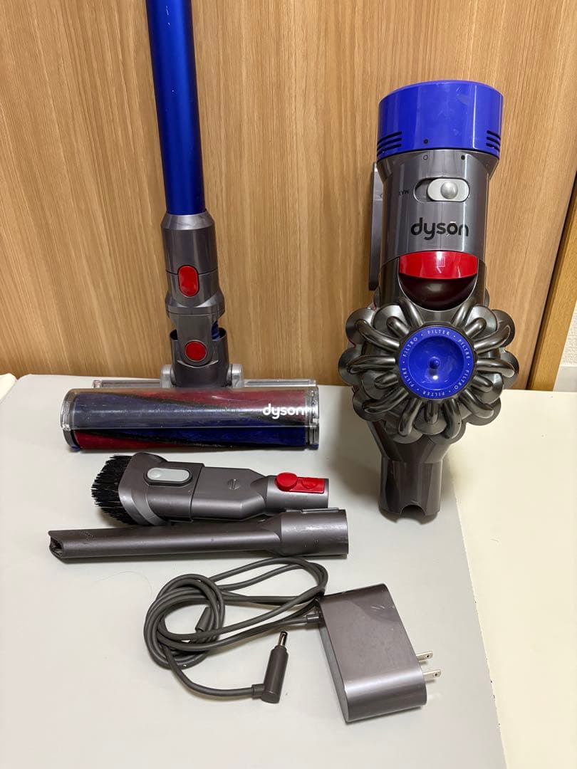 【中古】Dyson SV11コードレスクリーナー　ダイソン