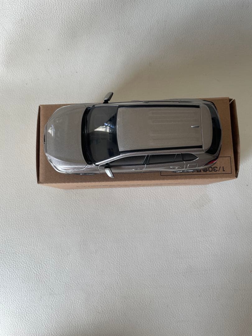 トヨタ カローラ クロス ミニカー ⑦ 4V8 アバンギャルドブロンズメタリック