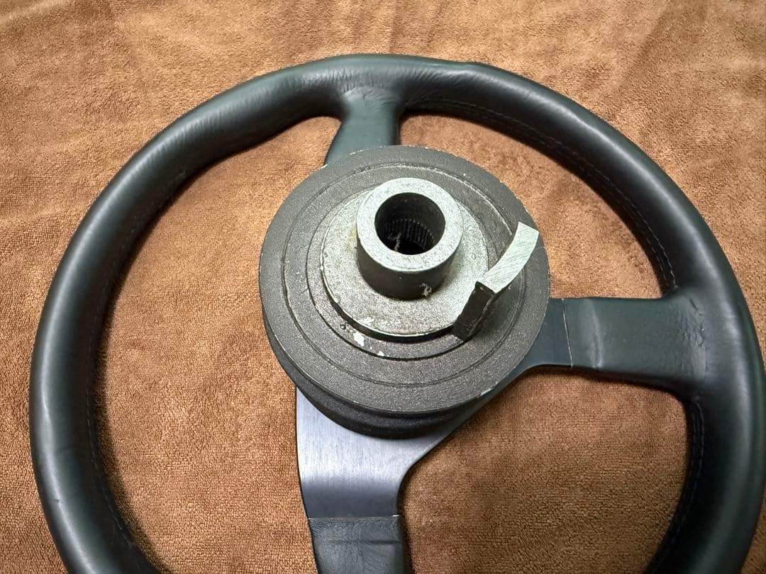 MOMO MOMOCORSE ステアリング 本体