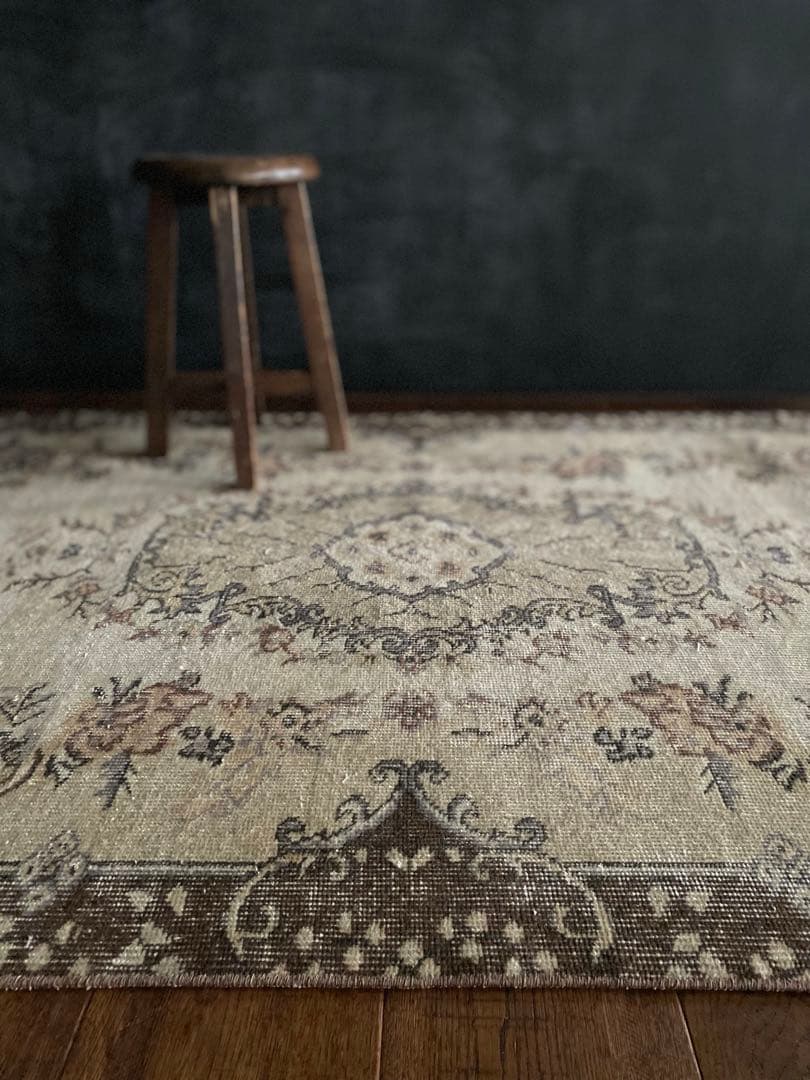 ベージュ　メダリオンヴィンテージラグ　トルコラグ