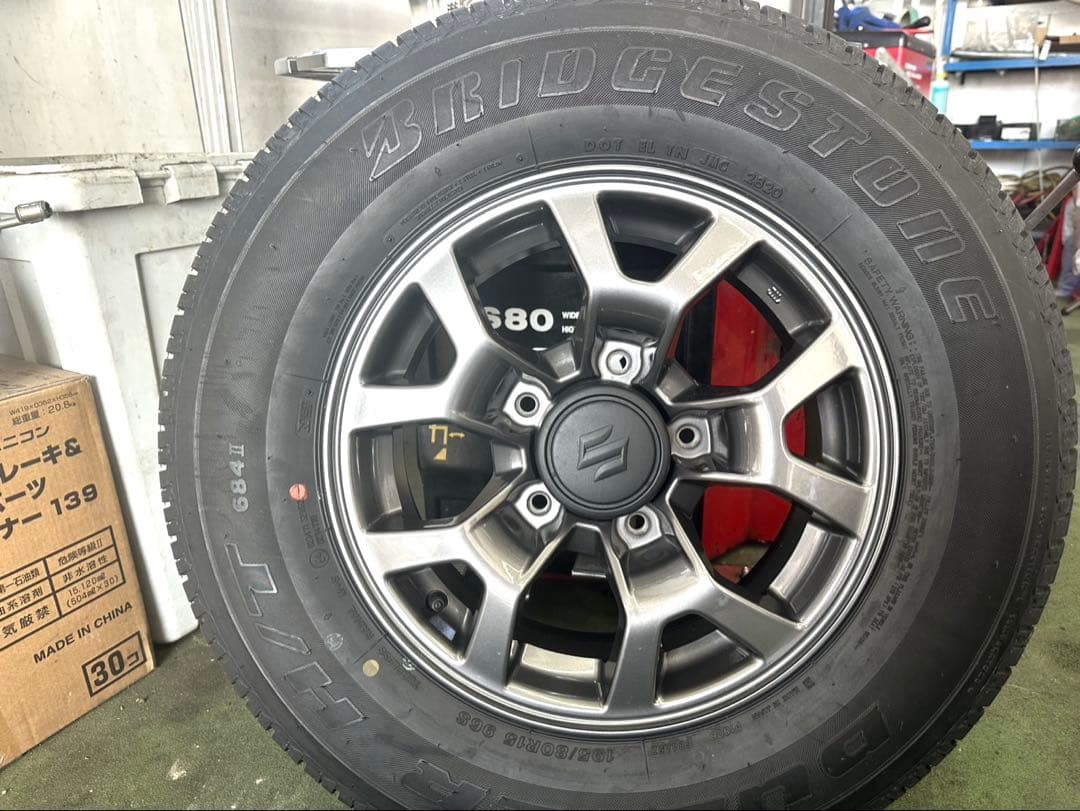 ジムニー　シエラ　タイヤホイールセット　JB74w ほぼ新品