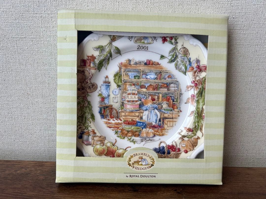 【廃盤品】ブランブリーヘッジ 2001 イヤープレート のばら村のものがたり