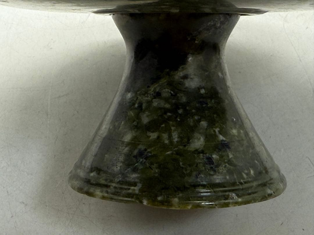 中国　砡製　高台皿　重さ675g 送料込み251113