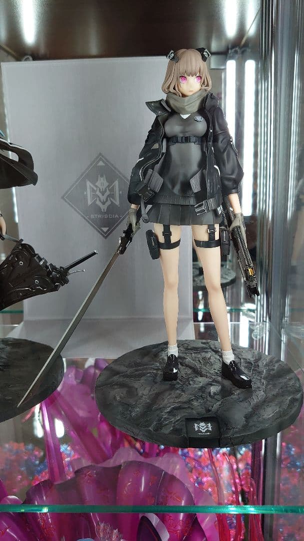 A-Z：B 1/7 完成品フィギュア