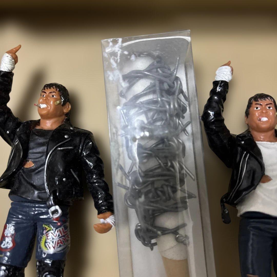 邪道　大仁田厚　フィギュア2体　ミニチュア有刺鉄線バット　プロ格ヒーローズセット