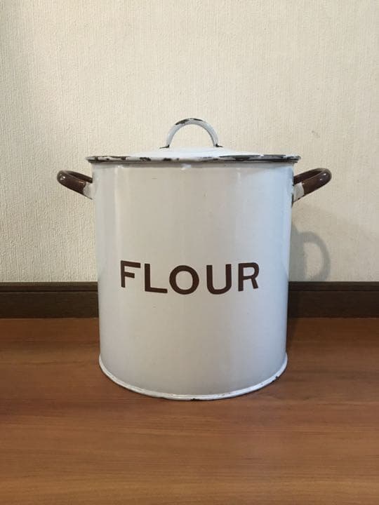 英国アンティーク　フラワー缶　ホウロウ　ブラウンロゴ