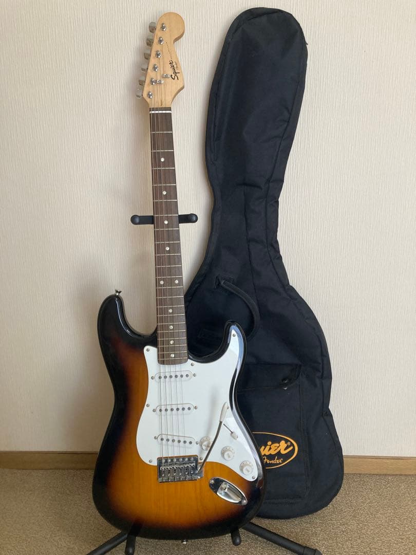 Squier ストラトキャスター サンバースト ギター
