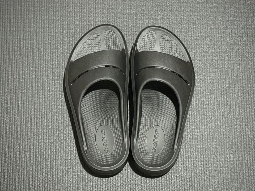 Oofos ウーフォス リカバリーサンダル