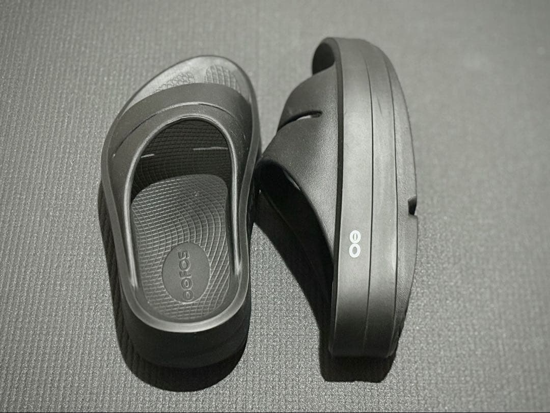 Oofos ウーフォス リカバリーサンダル