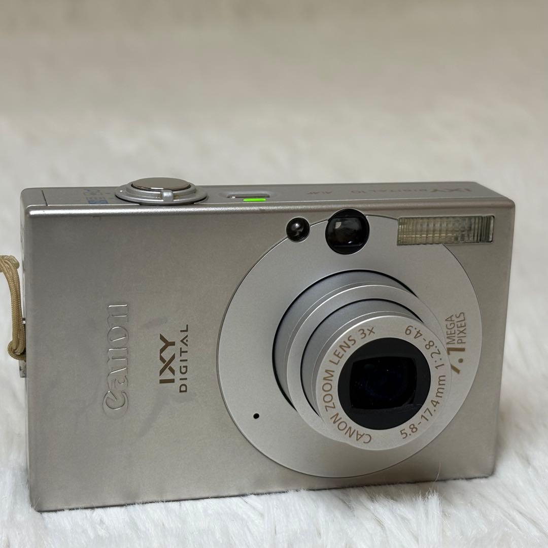 Canon カメラ　IXY 10 PC1228 充電器 コンデジ　動作品