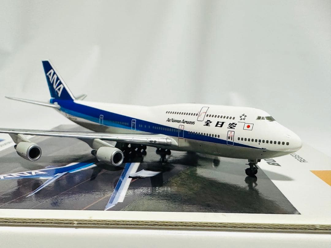 全日空商事 1/400 ANA 747-400 NH40015