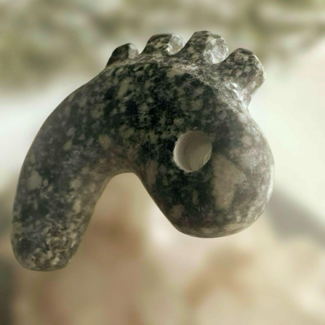 遠野霊石　願いを叶える龍神勾玉(光背)背ビレ切れ込み　獣型勾玉一ノ型