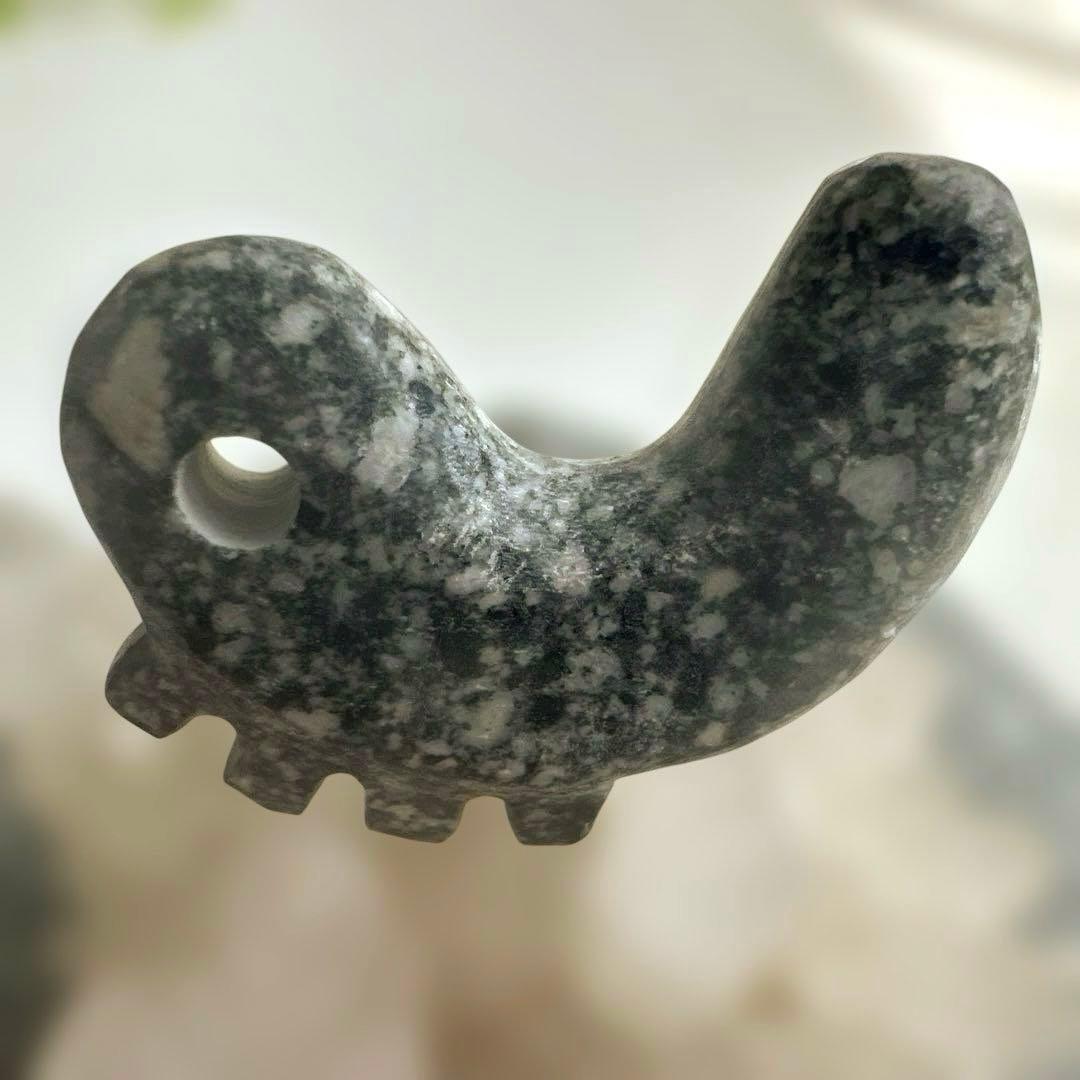 遠野霊石　願いを叶える龍神勾玉(光背)背ビレ切れ込み　獣型勾玉一ノ型
