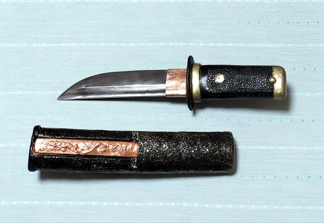 日本刀残欠カスタムナイフ 玉鋼　黒＆金カラー 和風装飾仕上げ 鑑賞 御守 工作