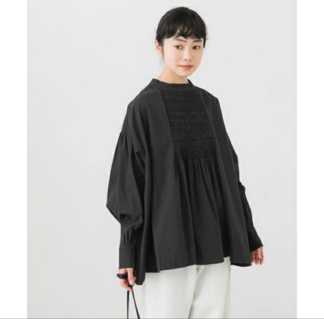 新品タグ付　かぐれ　コットンスモッキングブラウス　黒　完売
