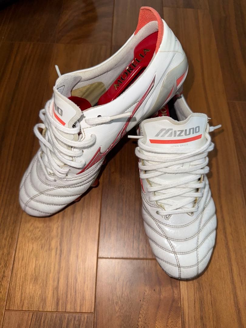 モレリアネオ　限定色　白✖️赤　25.5