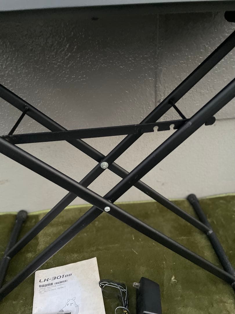 CASIO ｌＫ-301 BB キーボード　61鍵盤　スタンド付き