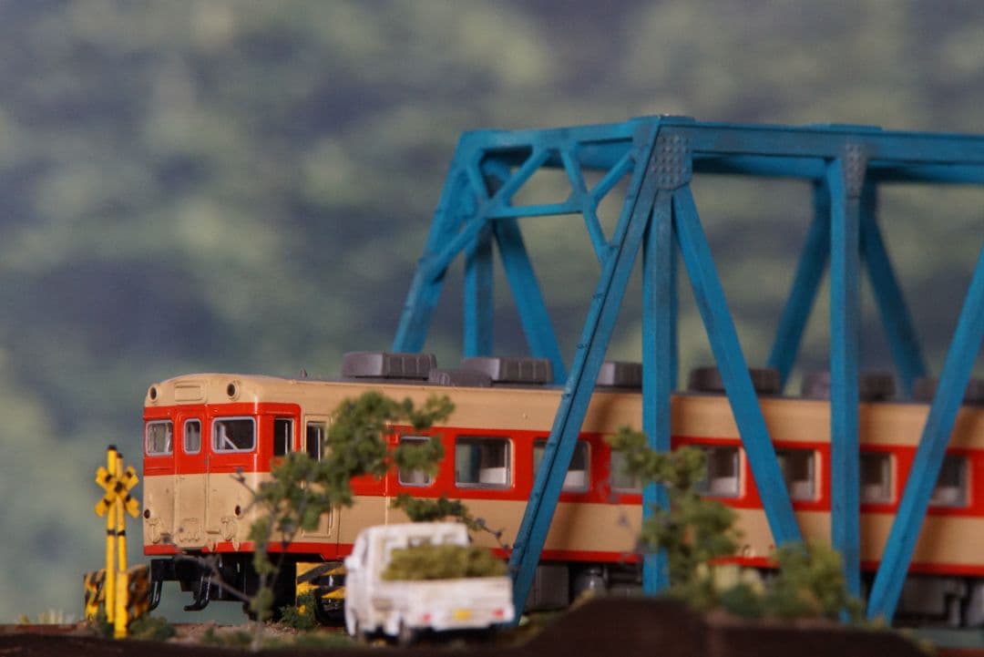 Nゲージ鉄道模型ジオラマ　トラス橋を渡る地方ローカル線