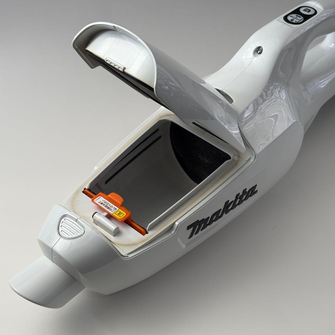 マキタ コードレス掃除機CL107FDSHW 10.8Vバッテリ及び充電器付