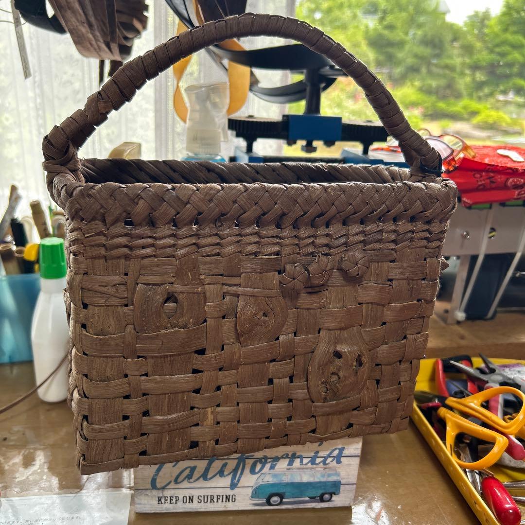 国産やまぶどうバック　　　23000円までならお下げします