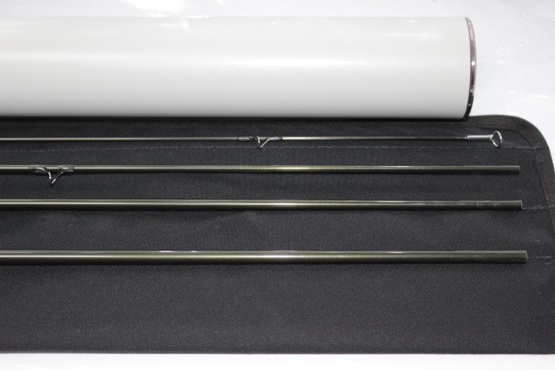 セージ　Sage　R8 Core　8.5ft　5番　竿袋&ケース付き　未使用