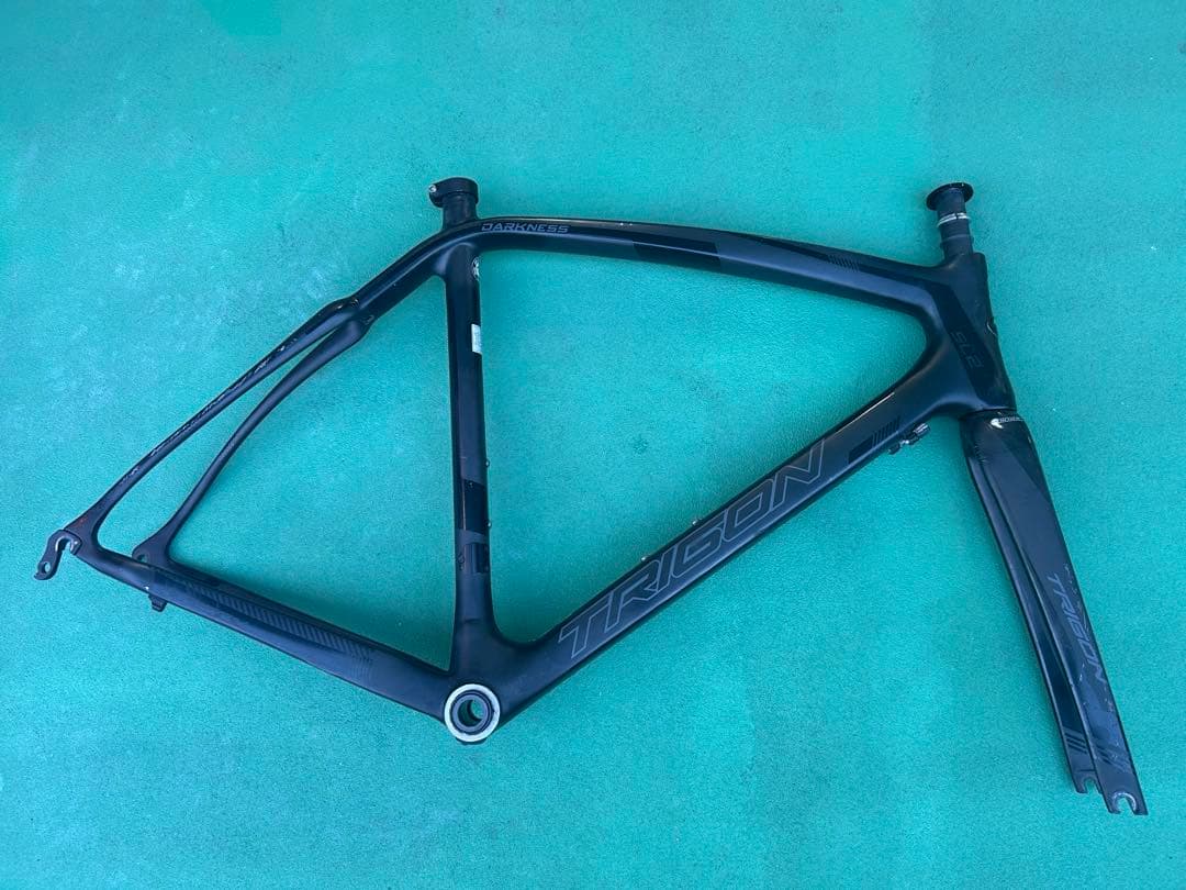 ◆カーボンロードバイク重量1.78kg【TRIGON】完成車で定価29万円程の物