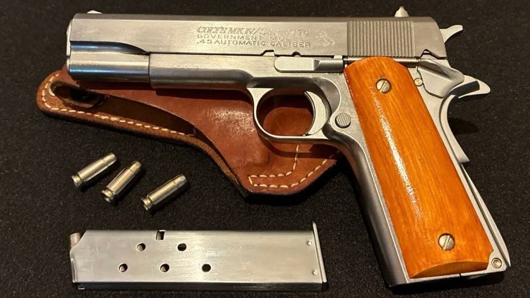 コ*ウ様 コルトガバメント ガスガン 木製グリップ ホルスター