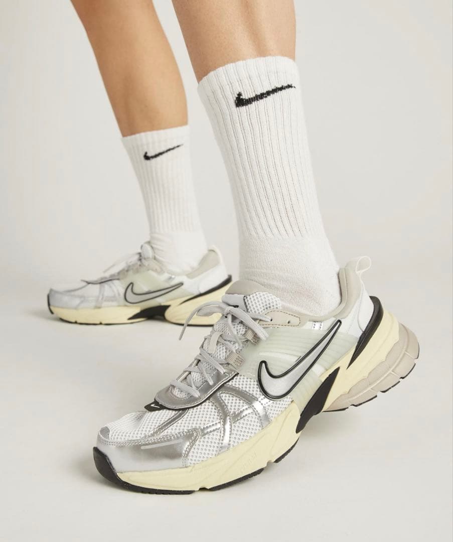 【入手困難】23cm NIKE W V2K RUN \"WHITE SILVER