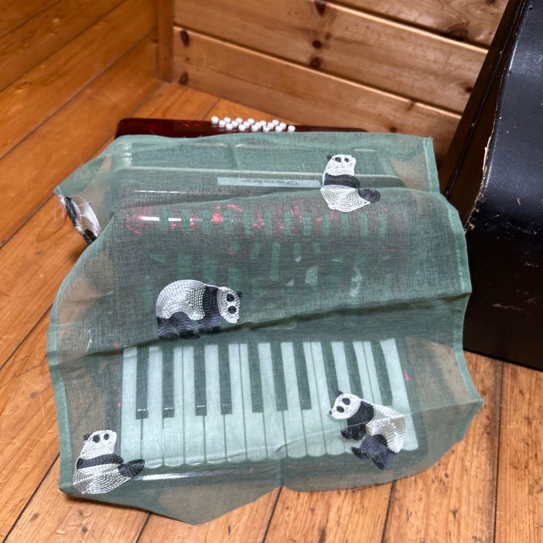 送料無料【美品】TOMBO アコーディオンNo.28(ハードケース付) 25鍵盤