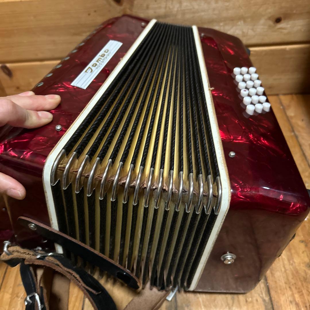 送料無料【美品】TOMBO アコーディオンNo.28(ハードケース付) 25鍵盤